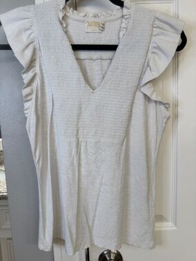 Nation LTD White Ruffle V-Neck Sleeveless Top